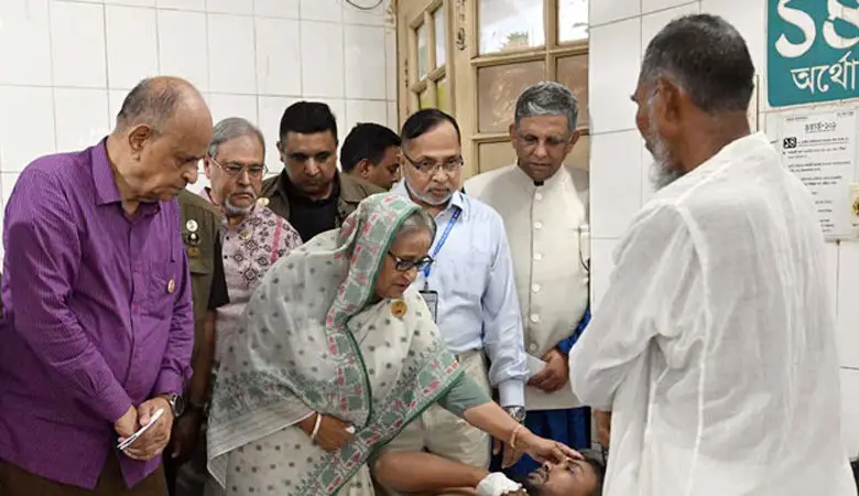 প্রধানমন্ত্রীর পঙ্গু হাসপাতাল পরিদর্শন