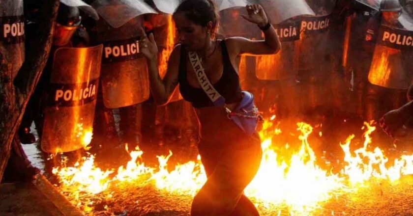 নির্বাচনের ফলাফল ঘোষণার পর ভেনেজুয়েলায় ব্যাপক বিক্ষোভ