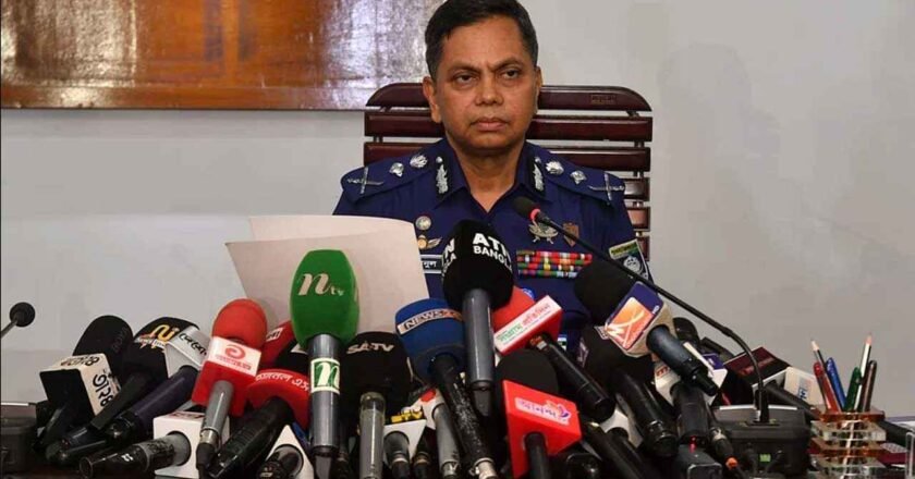পুলিশের ভূমিকার জন্য দেশবাসীর কাছে দুঃখ প্রকাশ আইজিপির