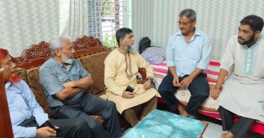নিহত জাহিদ ও নিলয়ের বাবার সাথে পাবনা জেলা জিয়া পরিষদের সাক্ষাৎ