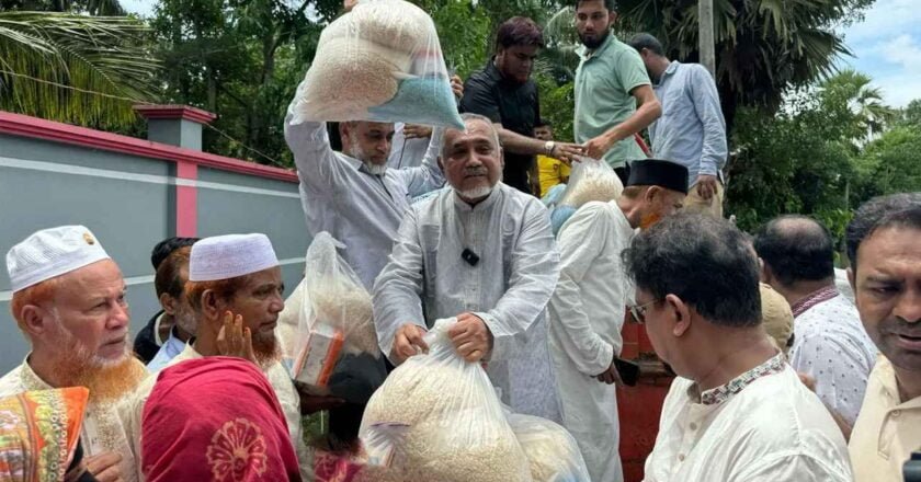 সবটুকু সামর্থ্য দিয়ে বানভাসিদের পাশে দাঁড়ান: ডা. তাহের