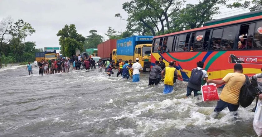 বন্যায় ১১ জেলায় ৫২ জনের মৃত্যু: ত্রাণ মন্ত্রণালয়