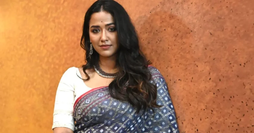 শিল্পীদের রাজনৈতিক ছত্রছায়ায় থাকা উচিত না : অভিনেত্রী সোহিনী