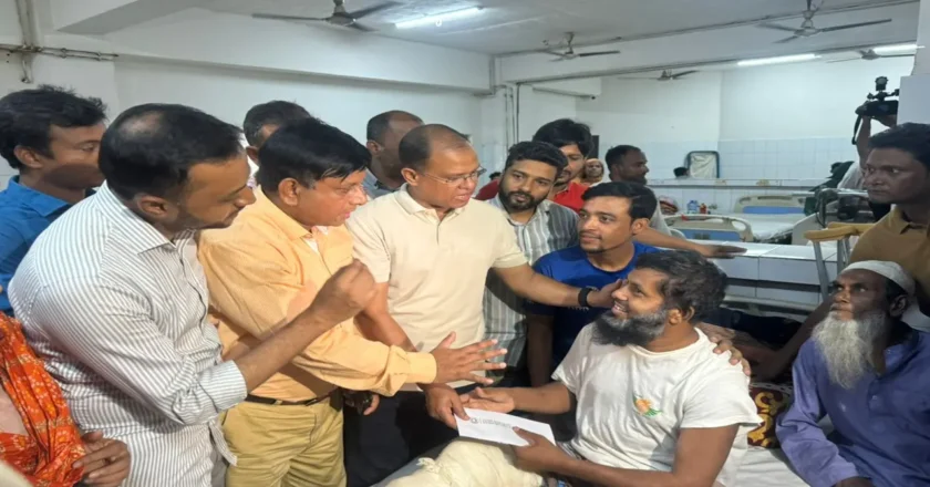 আহতদের চিকিৎসা সহায়তা দিলেন তারেক রহমান