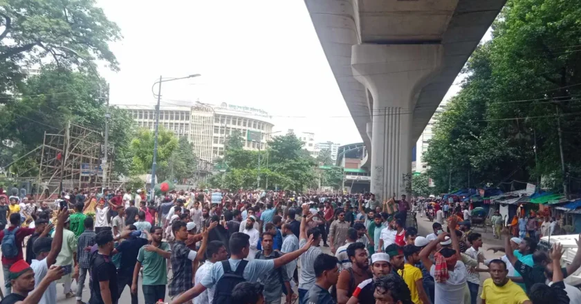 একদিন এগিয়ে ‘লং মার্চ টু ঢাকা’ সোমবার