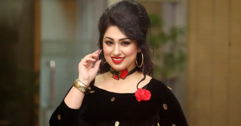 অপু বিশ্বাসের রহস্যজনক স্ট্যাটাস