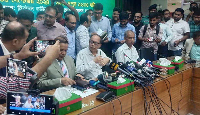 সিইসি হাবিবুল আউয়ালসহ পাঁচ নির্বাচন কমিশনারের পদত্যাগ