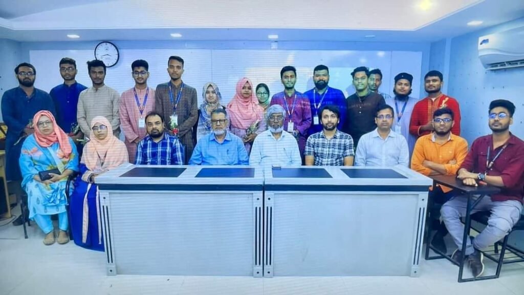 ইউআইটিএসে ইইই বিভাগের নবীনবরণ ও বিদায়ী সংবর্ধনা অনুষ্ঠিত