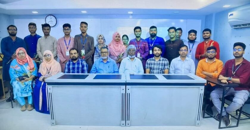 ইউআইটিএসে ইইই বিভাগের নবীনবরণ ও বিদায়ী সংবর্ধনা অনুষ্ঠিত