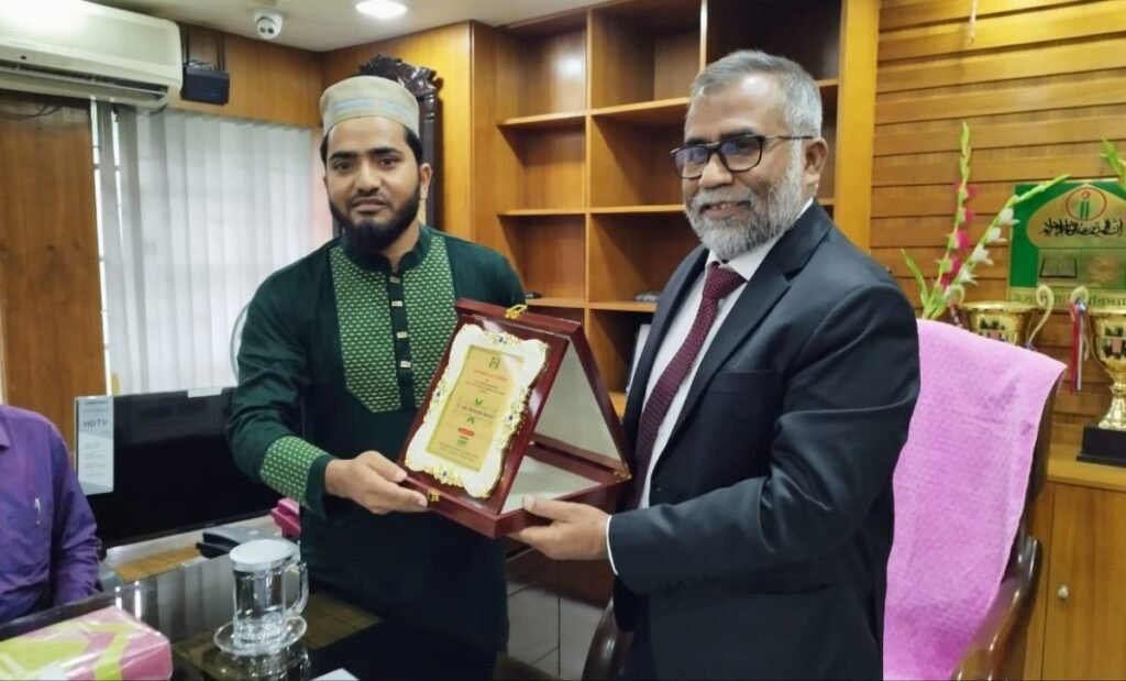 ইবির নতুন উপাচার্যের সঙ্গে তালাবার সৌজন্য সাক্ষাৎ