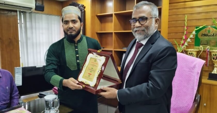 ইবির নতুন উপাচার্যের সঙ্গে তালাবার সৌজন্য সাক্ষাৎ