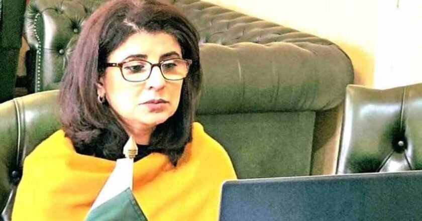 পাকিস্তানের নতুন পররাষ্ট্র সচিব আমনা বালুচ