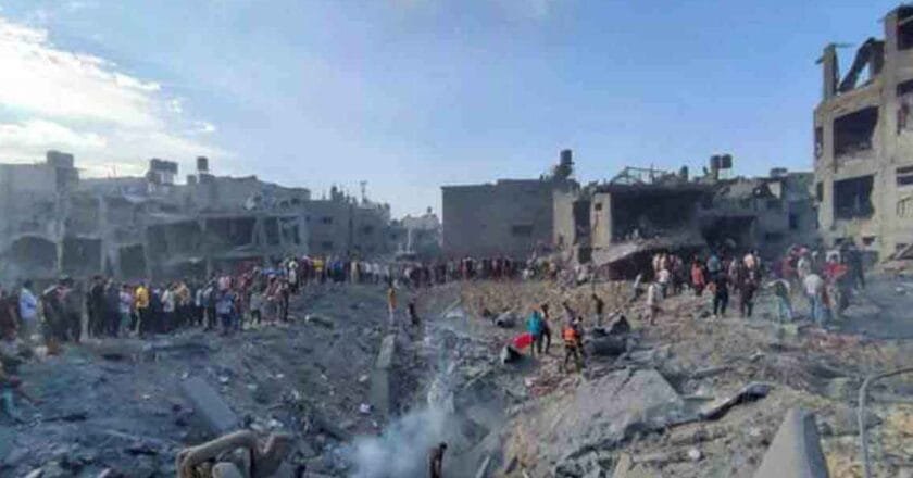 ইসরায়েলি হামলায় জাবালিয়া শরণার্থী শিবিরে ৩৩ ফিলিস্তিনি নিহত