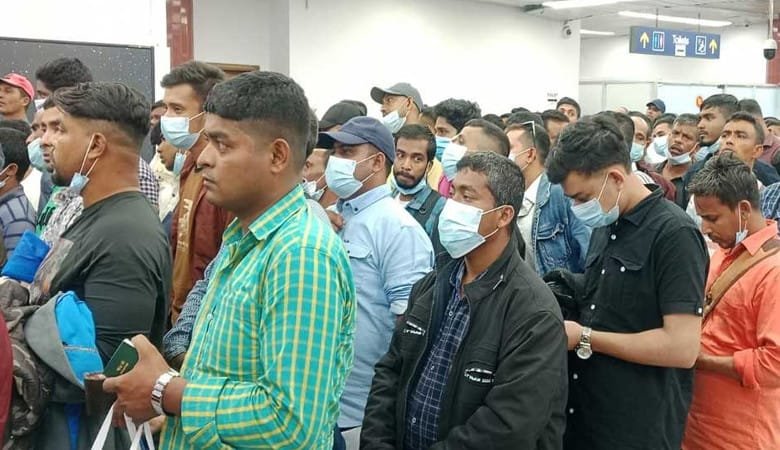 লিবিয়া থেকে ফিরলেন ১৫৭ বাংলাদেশি