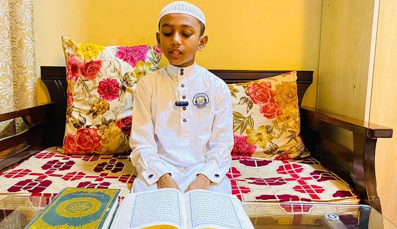 মাত্র ৬ মাসে হাফেজ হলো ১০ বছরের এমদাদ