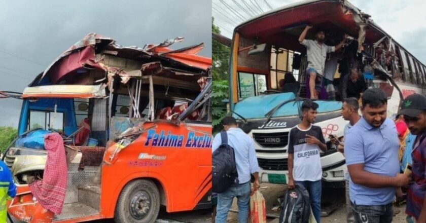 শিবপুরে দুই বাসের মুখোমুখী সংঘর্ষে নিহত ১, আহত ৭