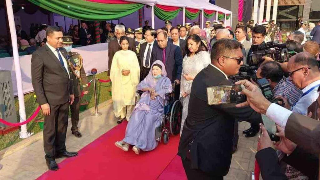 সশস্ত্র বাহিনী দিবসে সেনাকুঞ্জের অনুষ্ঠানে খালেদা জিয়া