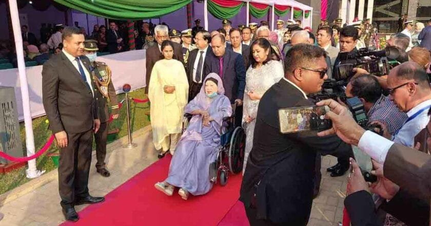 সশস্ত্র বাহিনী দিবসে সেনাকুঞ্জের অনুষ্ঠানে খালেদা জিয়া