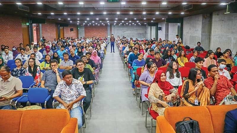 ইউআইইউ’তে ইংলিশ অলিম্পিয়াড’র বাছাই পর্ব অনুষ্ঠিত, উদ্বোধন, ইংরেজি ভাষাজ্ঞানের দৃঢ়তা বৃদ্ধি
