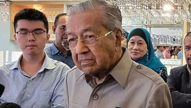 বাংলাদেশের রাজনৈতিক নেতাদের ঐকমত্যের আহ্বান জানিয়েছেন মাহাথির