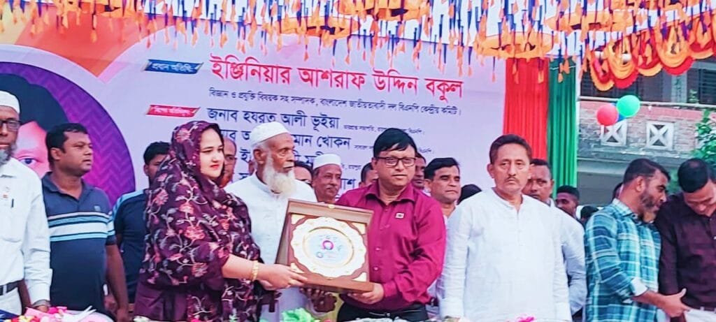 হাসিনা কোটি কোটি টাকা লুট করেছে তার পরিবারের ৫৬ জনকে এমপি বানিয়ে : বিএনপির বকুল