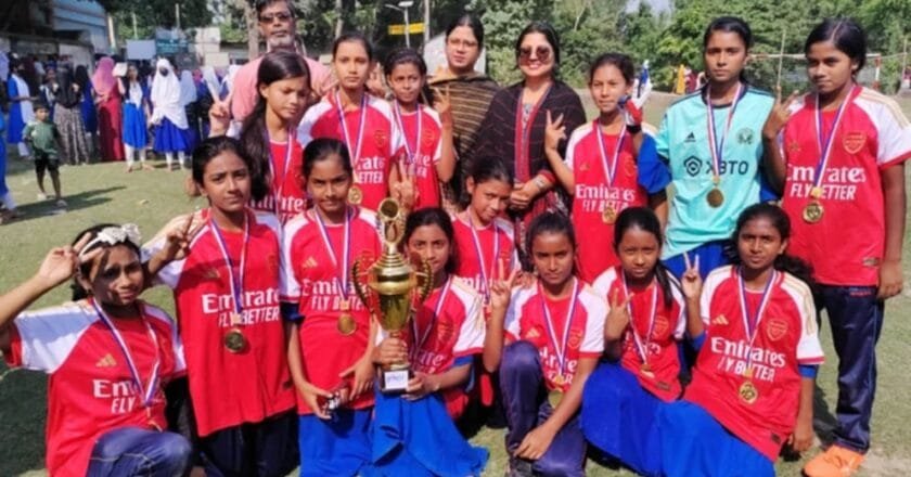 বেলকুচিতে আন্ত:স্কুল বালিকা ফুটবল টুর্নামেন্টের ফাইনাল অনুষ্ঠিত