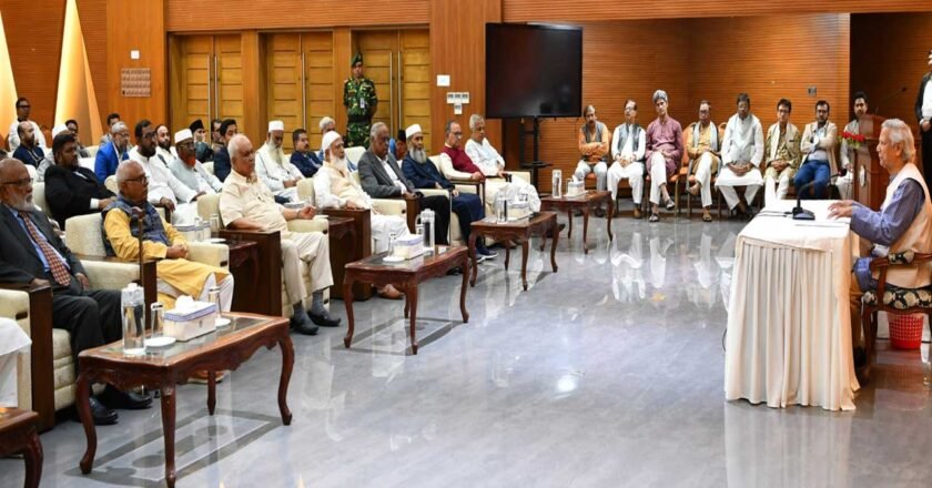 একজোট হয়ে দেশবিরোধী ষড়যন্ত্র রুখে দেওয়ার আহ্বান প্রধান উপদেষ্টার