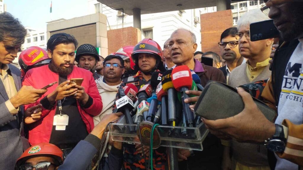 সচিবালয়ে আগুনের ঘটনায় উচ্চপর্যায়ের তদন্ত কমিটি হবে : স্বরাষ্ট্র উপদেষ্টা