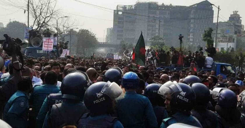আটকে দেওয়া হলো ভারতীয় হাইকমিশন অভিমুখে বিএনপির পদযাত্রা