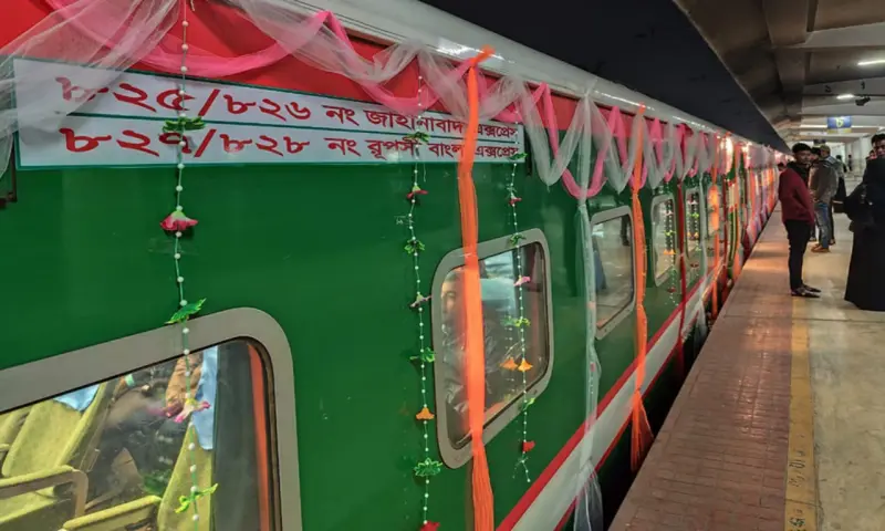 খুলনা-ঢাকা রুটে আনুষ্ঠানিক ট্রেন চলাচল শুরু