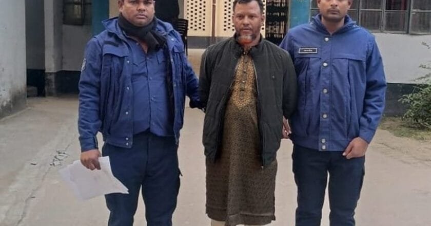 বেলকুচিতে আলোচিত শ্রমিক লীগ নেতা গ্রেপ্তার