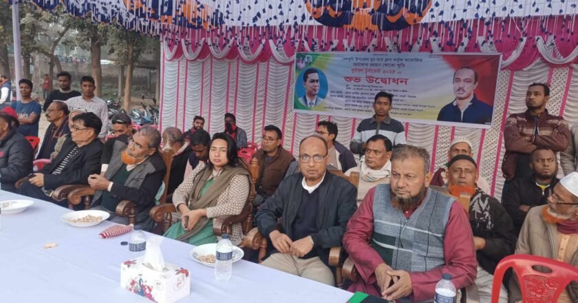 বেলকুচিতে আরাফাত রহমান কোকো স্মৃতি ফুটবল টুর্নামেন্ট উদ্বোধন