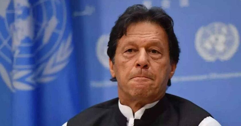 দুর্নীতির মামলা: ইমরান খানের ১৪, বুশরা বিবির ৭ বছরের কারাদণ্ড