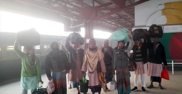 সারাদেশে ট্রেন চলাচল বন্ধ, টিকিটের টাকা ফেরত দেবে রেলওয়ে