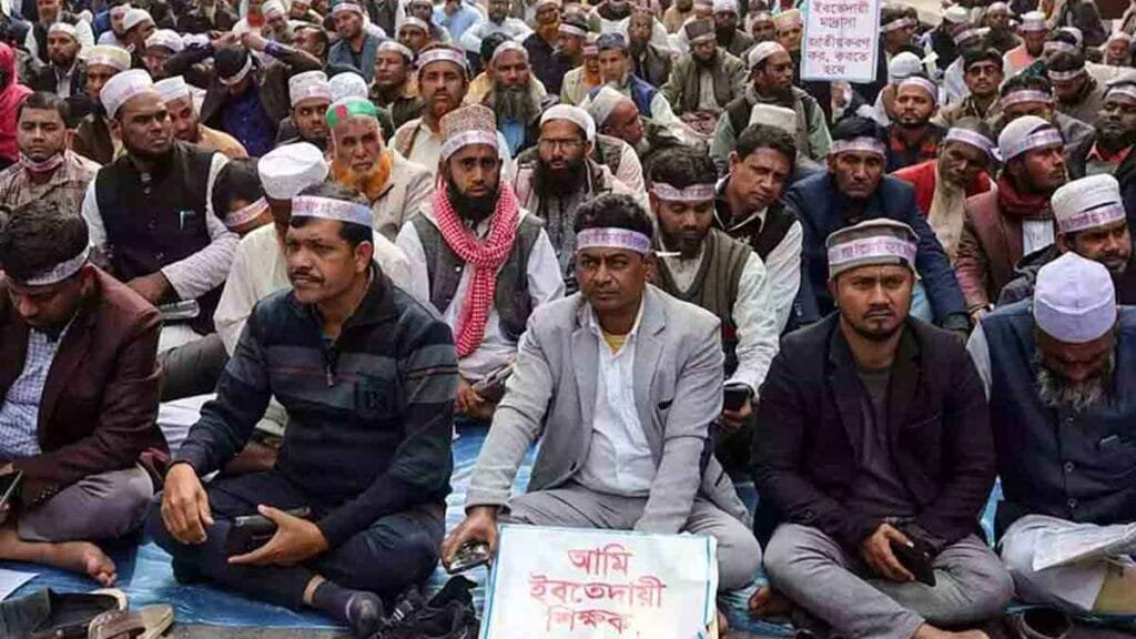 জাতীয়করণের আশ্বাসে ইবতেদায়ি শিক্ষকদের কর্মসূচি প্রত্যাহার