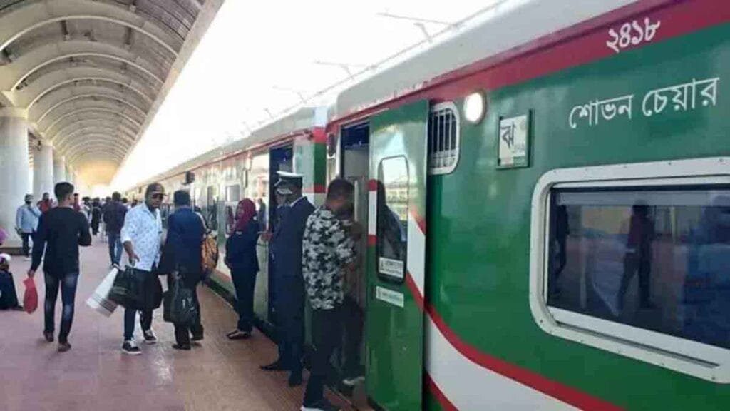 কর্মবিরতি প্রত্যাহার, সারাদেশে ট্রেন চলাচল শুরু