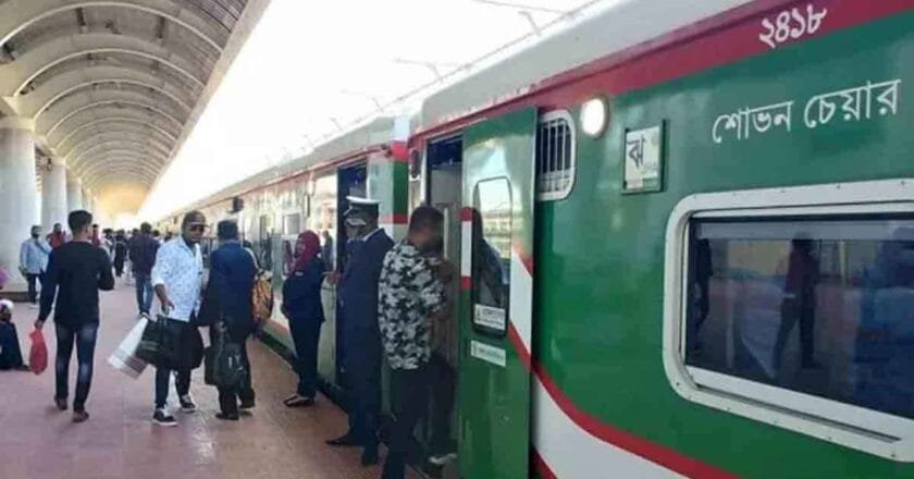কর্মবিরতি প্রত্যাহার, সারাদেশে ট্রেন চলাচল শুরু