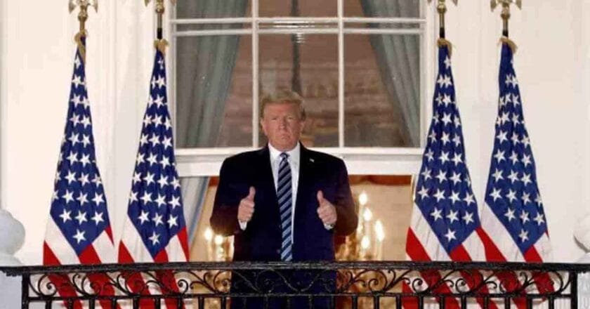 ডোনাল্ড ট্রাম্প ফিরলেন হোয়াইট হাউজে