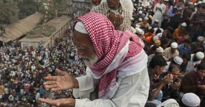 আখেরি মোনাজাতের মাধ্যমে শেষ হলো বিশ্ব ইজতেমার প্রথম পর্ব
