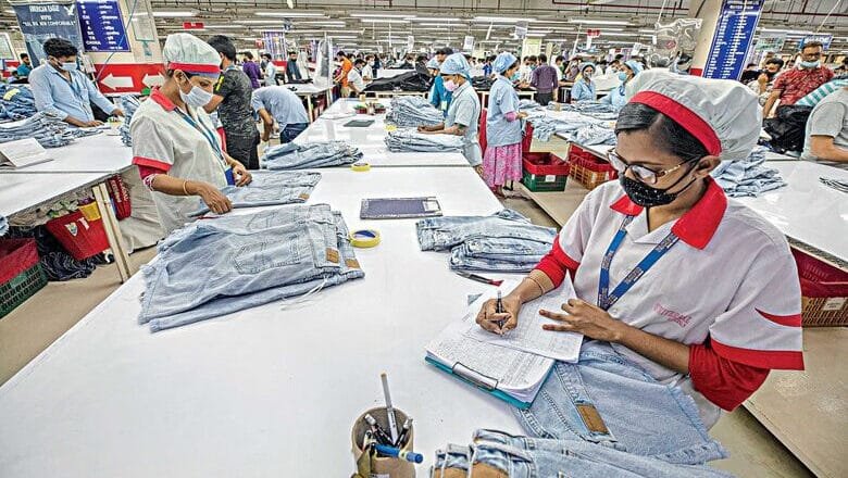 পোশাক রপ্তানি ৫.৭ শতাংশ বেড়েছে জানুয়ারিতে