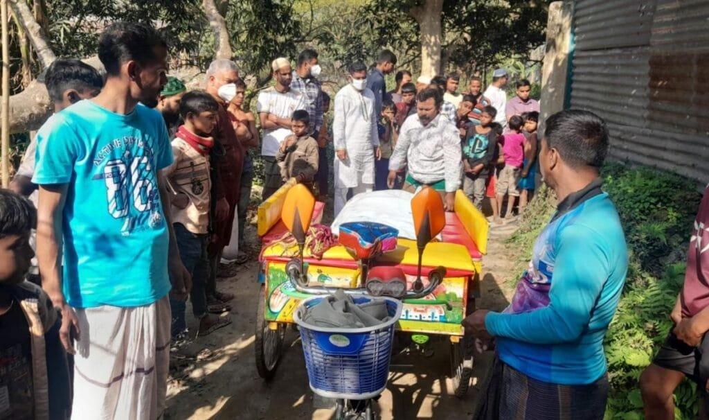 বেলকুচিতে পুকুর থেকে যুবকের মরদেহ উদ্ধার