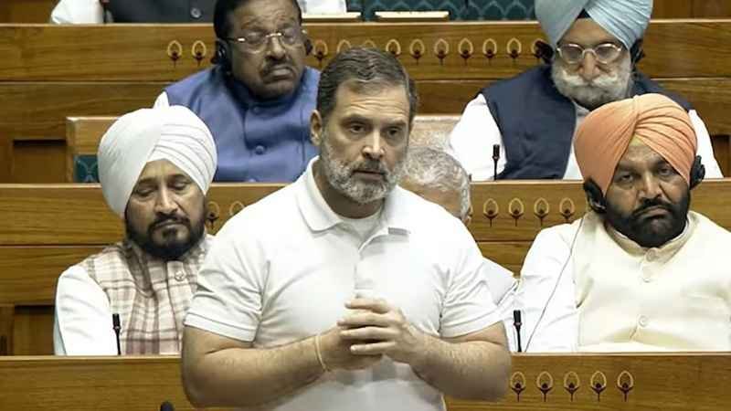 চীনের লাদাখ দখল নিয়ে মুখ খুললেন রাহুল গান্ধী