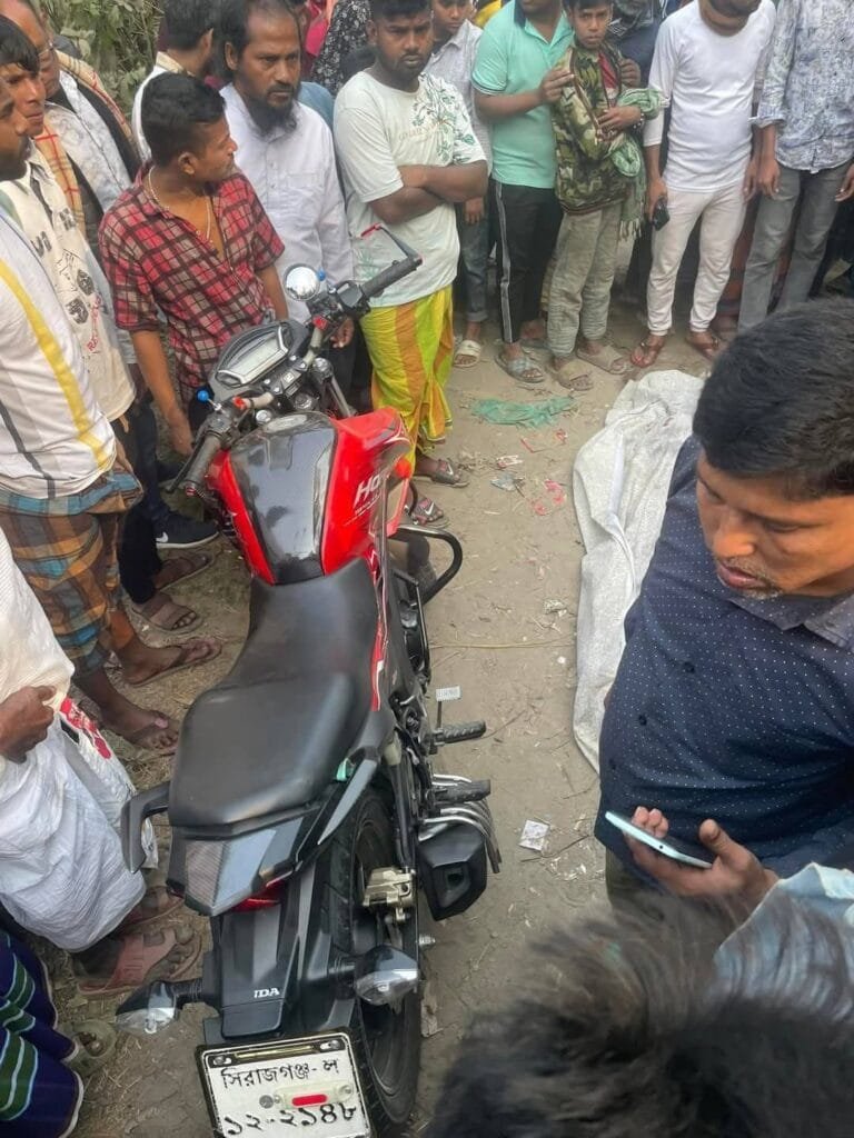 এনায়েতপুরে ট্রাকের সঙ্গে সংঘর্ষে মোটরসাইকেল আরোহী নিহত