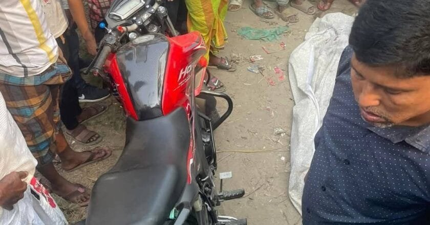 এনায়েতপুরে ট্রাকের সঙ্গে সংঘর্ষে মোটরসাইকেল আরোহী নিহত