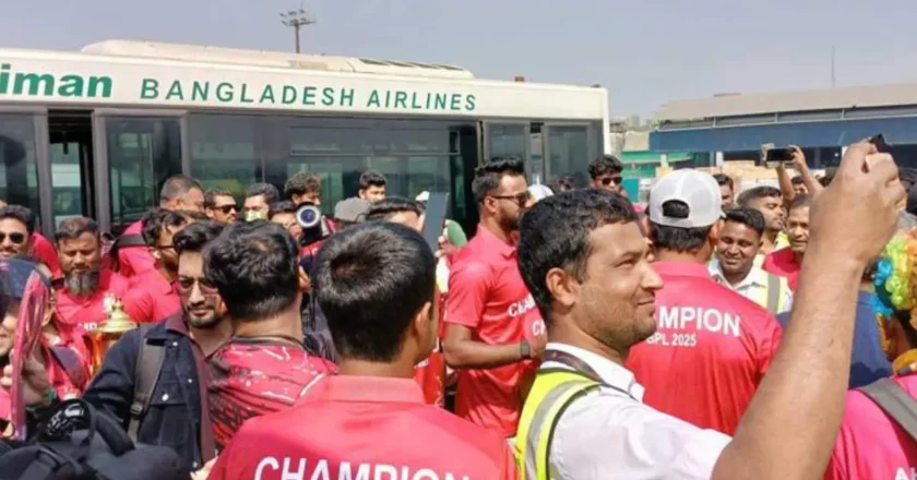 বিপিএলের ট্রফি এখন বরিশালে
