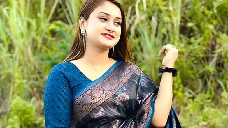 চট্টগ্রামে নিষিদ্ধ ছাত্রলীগ নেত্রীকে আটক করে পুলিশে সোপর্দ