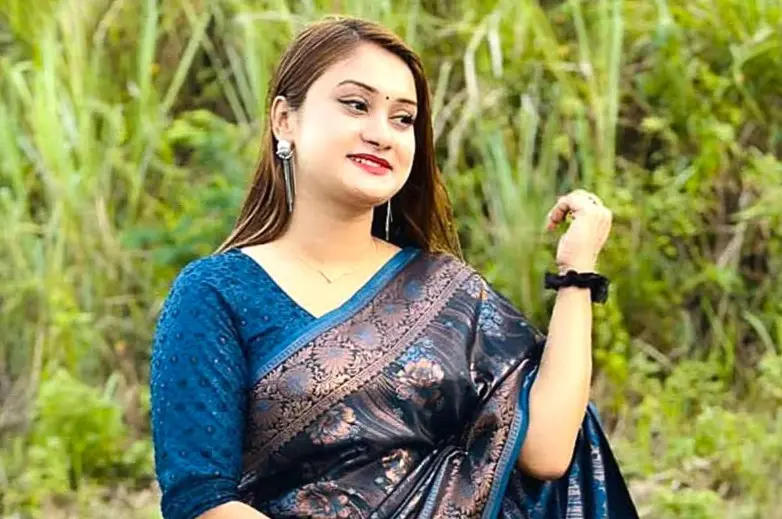 চট্টগ্রামে নিষিদ্ধ ছাত্রলীগ নেত্রীকে আটক করে পুলিশে সোপর্দ