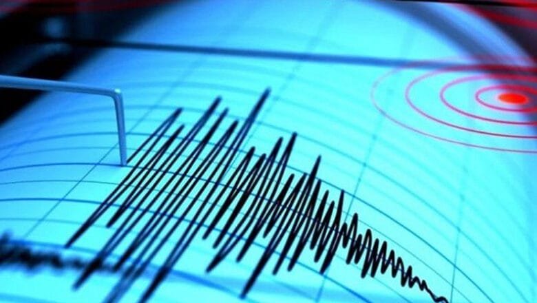 মধ্যরাতে ভূমিকম্পে কাঁপলো দেশ, নেই ক্ষয়ক্ষতির খবর