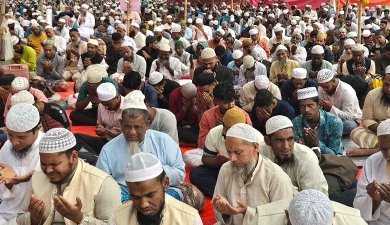 আখেরি মোনাজাতে শেষ হলো বিশ্ব ইজতেমার প্রথম পর্ব
