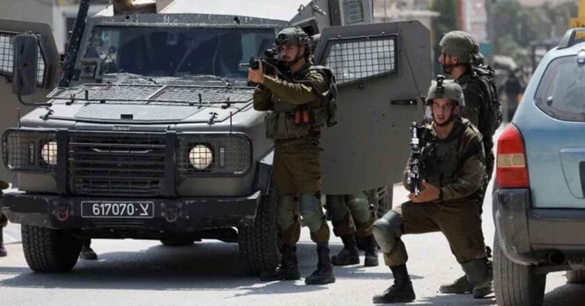 পশ্চিমতীরে শরণার্থী শিবিরে ইসরায়েলি হামলায় নিহত ৩